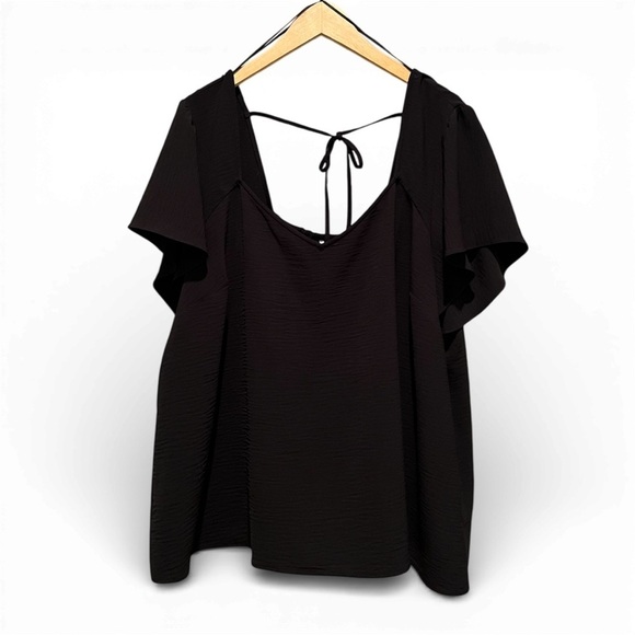 Penningtons Tops - Penningtons Black Flutter Sleeve Blouse